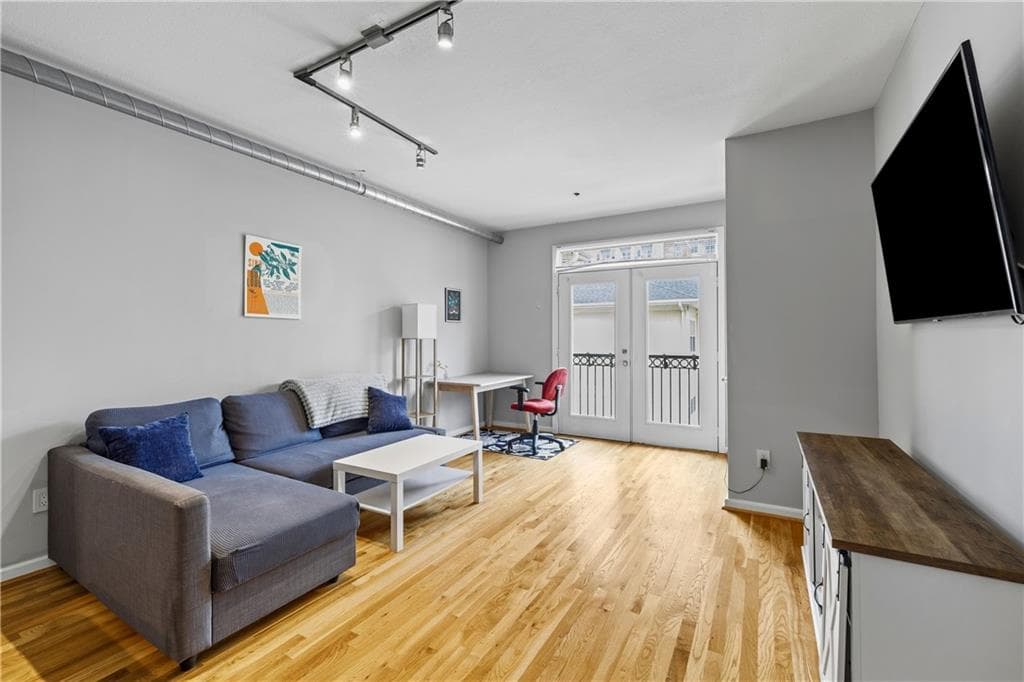 1 bedroom, 1 bathroom, 775 sq ft condominium for sale at 800 Peachtree Street 1517, Atlanta, GA 30308 — photo 3