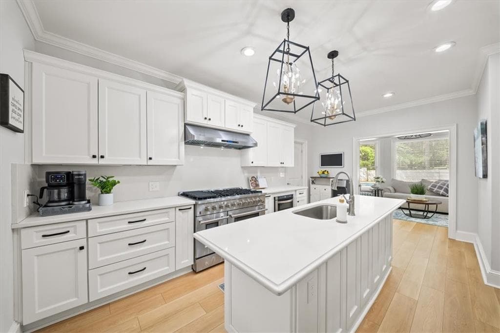 4 bedroom, 4 bathroom, 3,450 sq ft single family residence under contract at 4101 Thunderbird Drive, Marietta, GA 30067 — photo 4