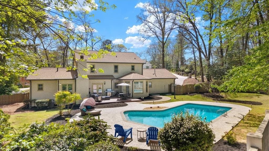 4 bedroom, 4 bathroom, 3,450 sq ft single family residence under contract at 4101 Thunderbird Drive, Marietta, GA 30067 — photo 2