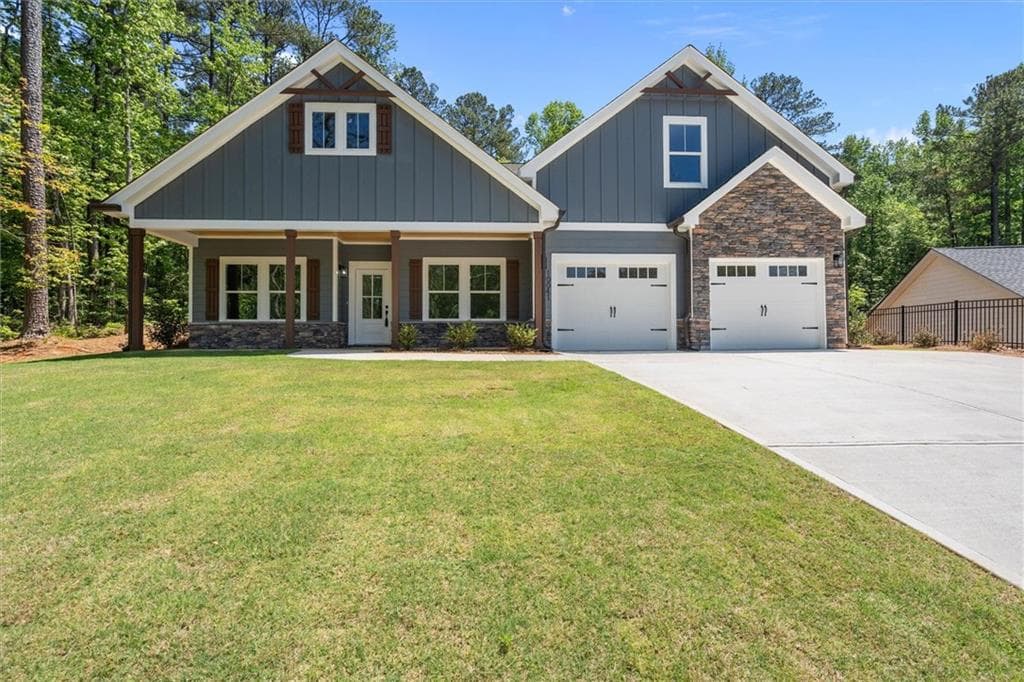 4 bedroom, 3 bathroom, 2,276 sq ft single family residence for sale at 10041 Lakeview Parkway, Villa Rica, GA 30180 — photo 2