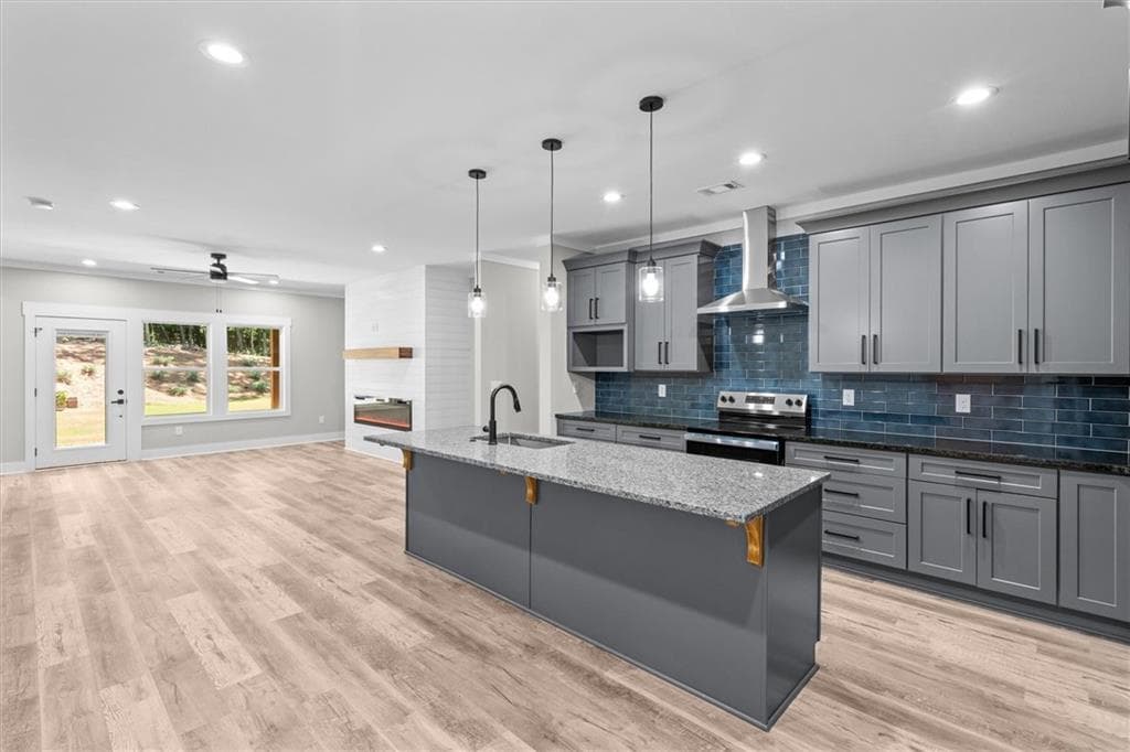 4 bedroom, 3 bathroom, 2,276 sq ft single family residence for sale at 10041 Lakeview Parkway, Villa Rica, GA 30180 — photo 5