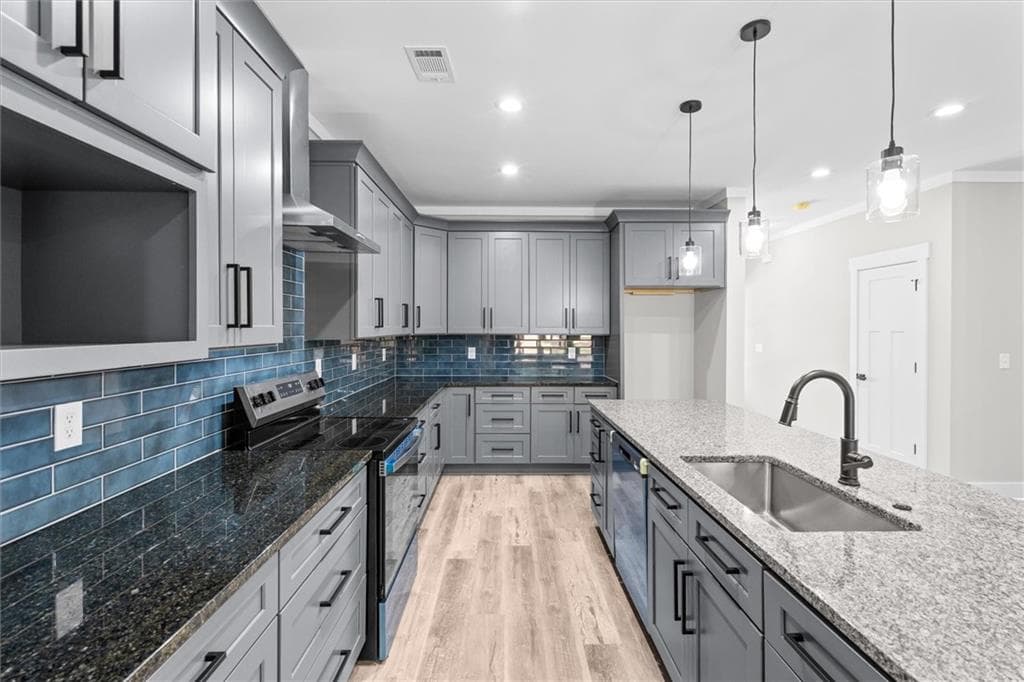 4 bedroom, 3 bathroom, 2,276 sq ft single family residence for sale at 10041 Lakeview Parkway, Villa Rica, GA 30180 — photo 8