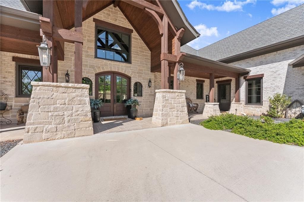 7 bedroom, 7 bathroom, 6,302 sq ft single family residence for sale at 3263 Tanners Mill Road, Gainesville, GA 30507 — photo 6