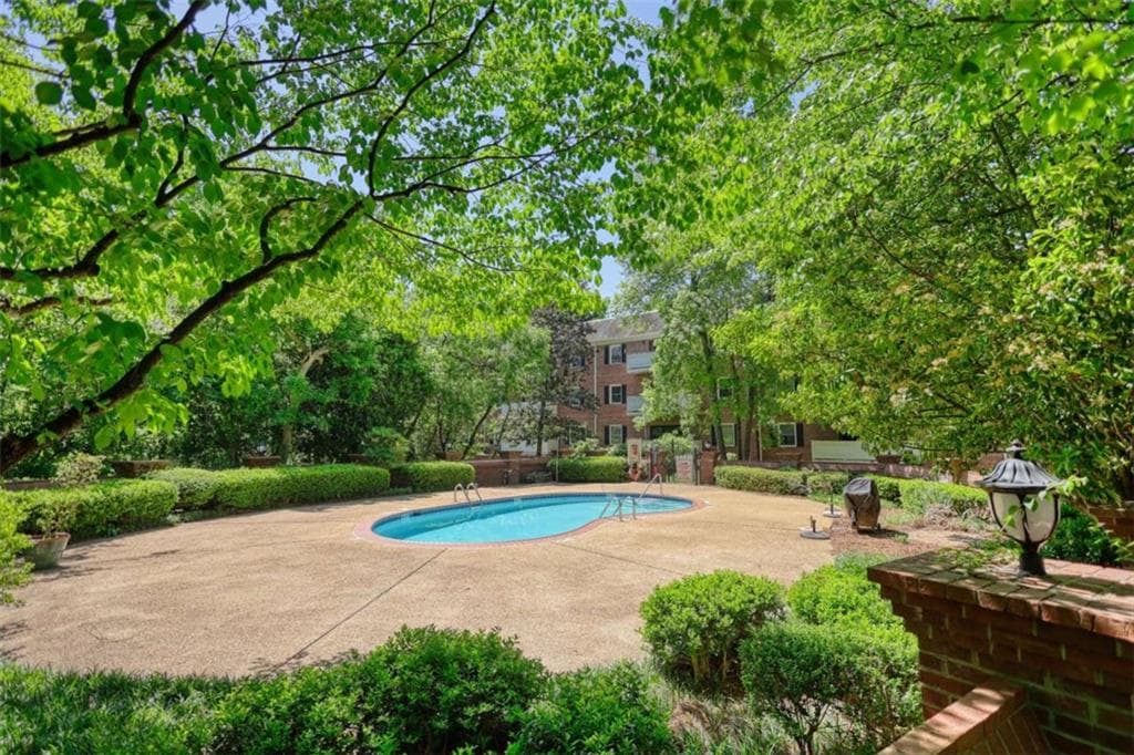 2 bedroom, 2 bathroom, 1,288 sq ft condominium for sale at 107 Ridley Howard Court, Decatur, GA 30030 — photo 5