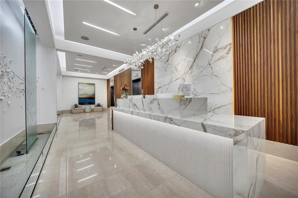 2 bedroom, 2 bathroom, 1,321 sq ft condominium for sale at 20 10th Street 1605, Atlanta, GA 30309 — photo 4