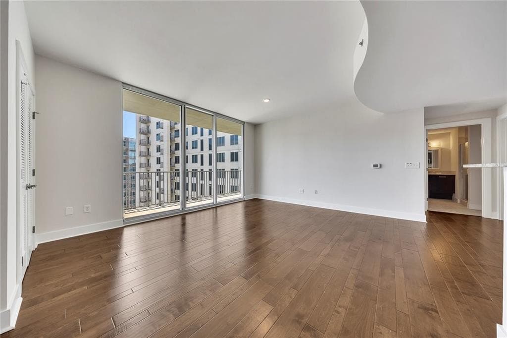 2 bedroom, 2 bathroom, 1,321 sq ft condominium for sale at 20 10th Street 1605, Atlanta, GA 30309 — photo 7