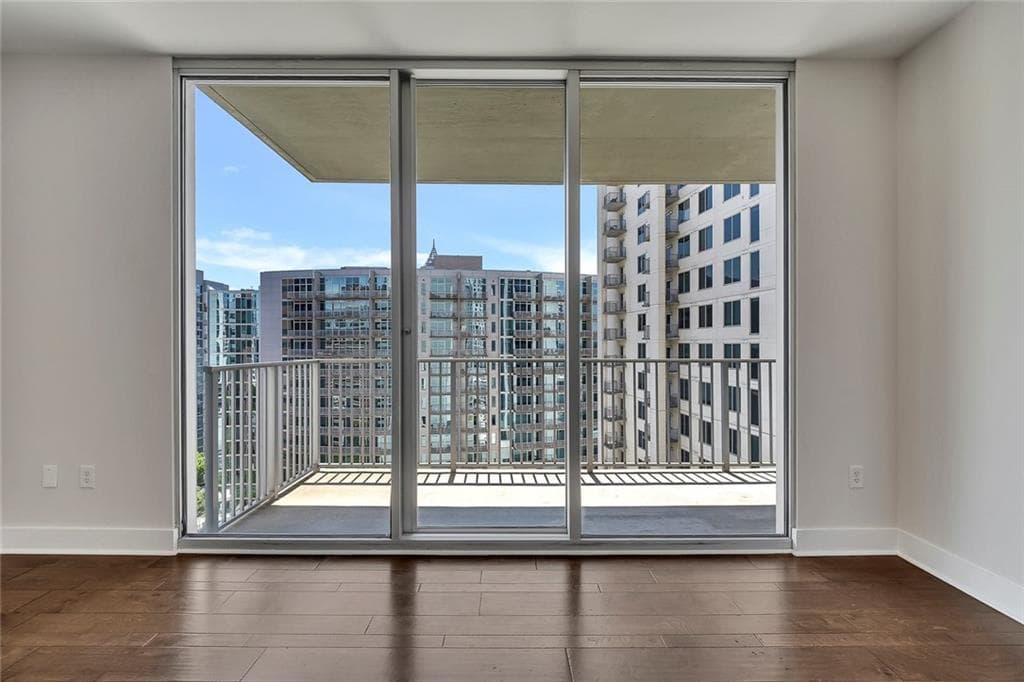 2 bedroom, 2 bathroom, 1,321 sq ft condominium for sale at 20 10th Street 1605, Atlanta, GA 30309 — photo 9