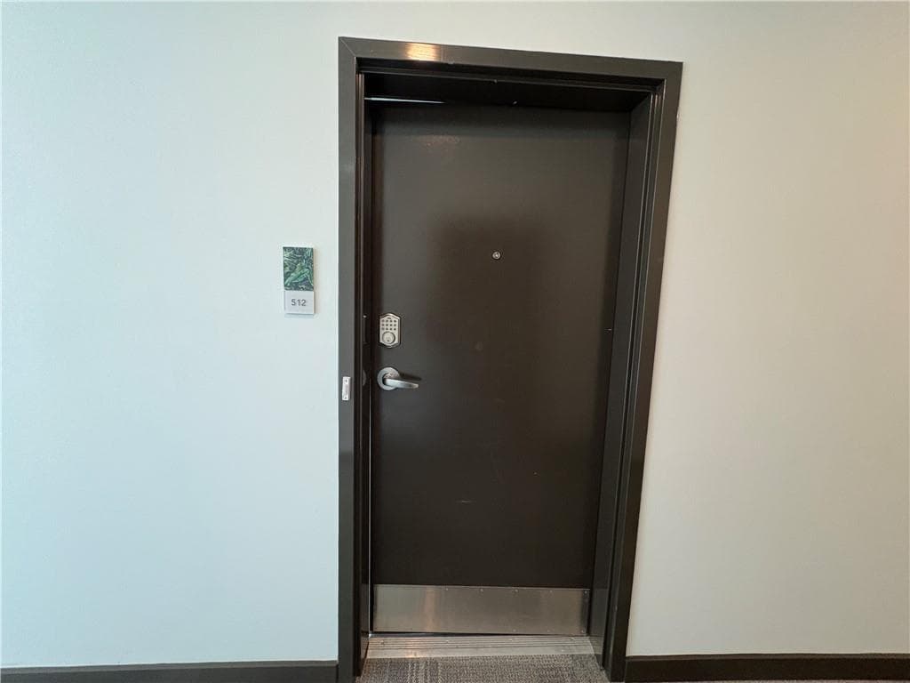 1 bedroom, 1 bathroom, 657 sq ft condominium for sale at 525 Parkway Drive 512, Atlanta, GA 30354 — photo 4
