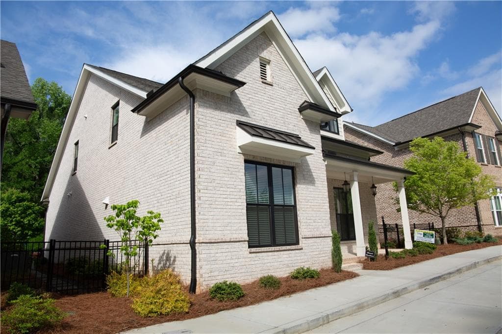 3 bedroom, 4 bathroom, 2,699 sq ft single family residence for sale at 4420 Waterside Parkway, Peachtree Corners, GA 30092 — photo 4