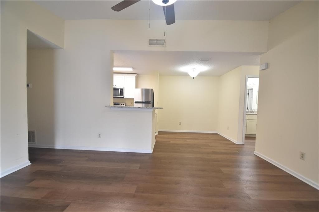 2 bedroom, 2 bathroom, 1,032 sq ft condominium for rent at 310 Granville 310, Sandy Springs, GA 30328 for $1,600 a month — photo 4