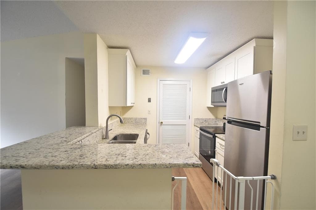 2 bedroom, 2 bathroom, 1,032 sq ft condominium for rent at 310 Granville 310, Sandy Springs, GA 30328 for $1,600 a month — photo 5