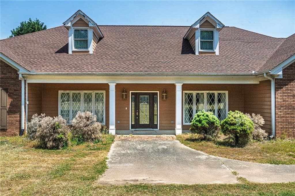 3 bedroom, 3 bathroom, 3,504 sq ft single family residence under contract at 1520 Old Monroe Madison Highway, Monroe, GA 30655 — photo 4