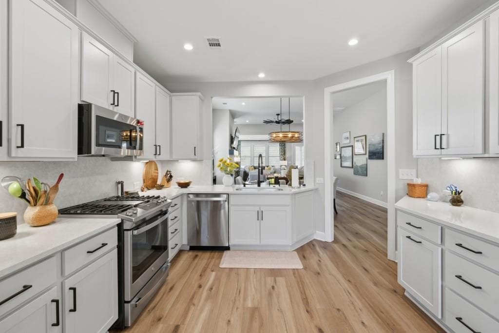 2 bedroom, 2 bathroom, 2,018 sq ft single family residence for sale at 146 Bear Way, Hoschton, GA 30548 — photo 9
