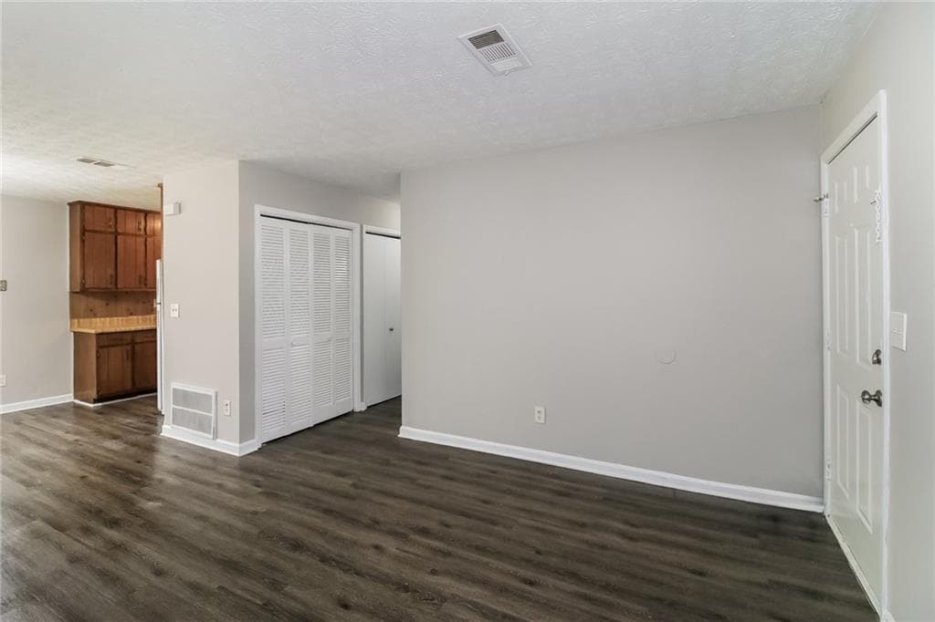 2 bedroom, 1 bathroom, 1,754 sq ft duplex for rent at 307 Hamilton Glenn 305, Stockbridge, GA 30281 for $1,200 a month — photo 3