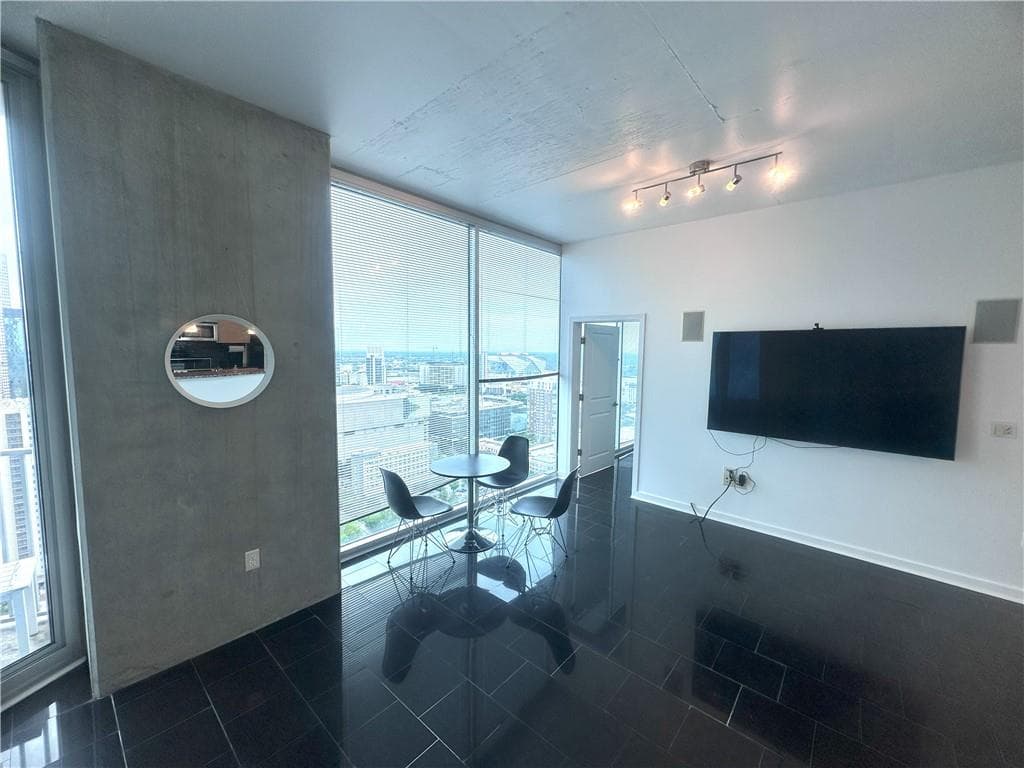 2 bedroom, 2 bathroom, 1,075 sq ft condominium for rent at 400 W Peachtree Street 3511, Atlanta, GA 30308 for $2,950 a month — photo 2
