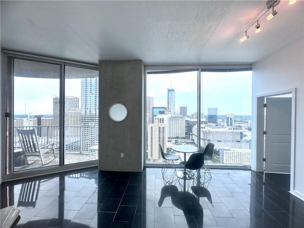 2 bedroom, 2 bathroom, 1,075 sq ft condominium for rent at 400 W Peachtree Street 3511, Atlanta, GA 30308 for $2,950 a month — photo 3