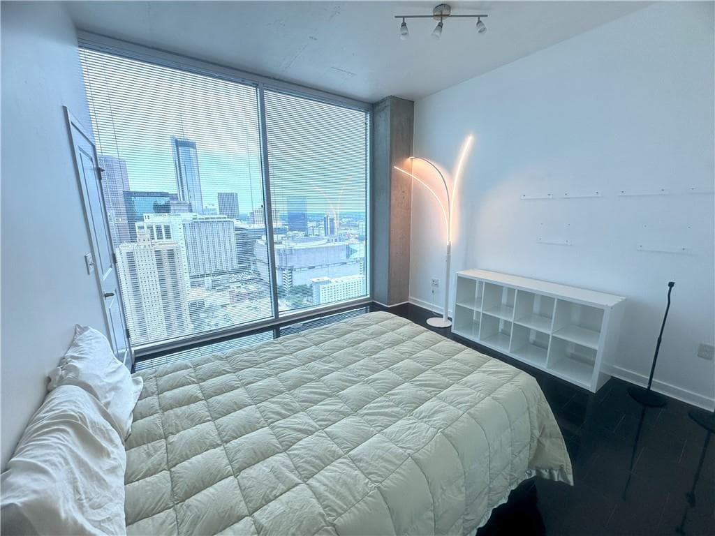 2 bedroom, 2 bathroom, 1,075 sq ft condominium for rent at 400 W Peachtree Street 3511, Atlanta, GA 30308 for $2,950 a month — photo 7
