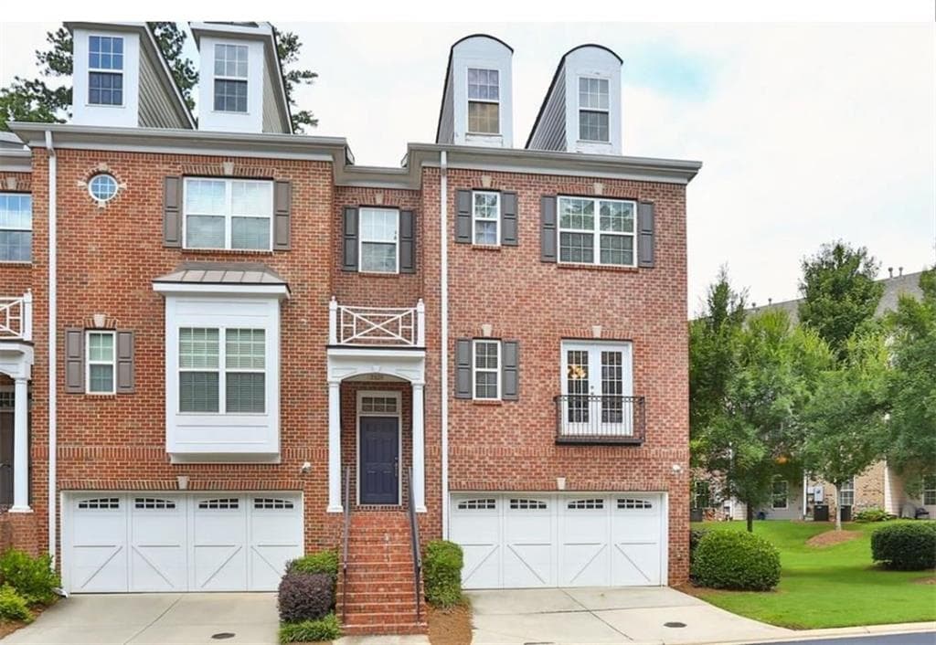 4 bedroom, 4 bathroom, 2,800 sq ft townhouse for rent at 12820 Doe Drive, Alpharetta, GA 30004 for $3,000 a month — photo 1 of 25