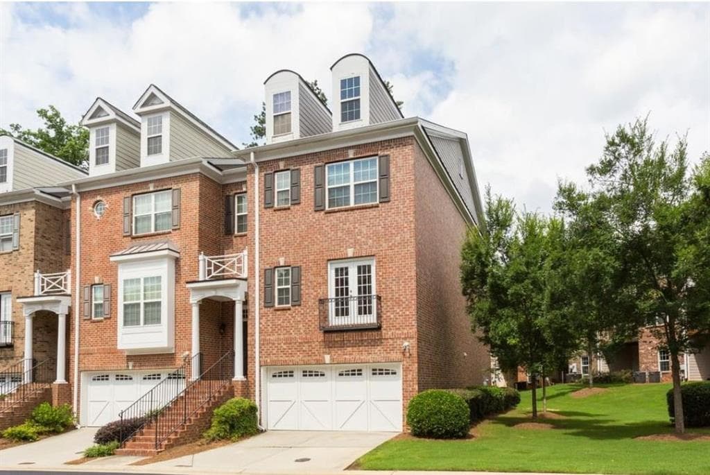 4 bedroom, 4 bathroom, 2,800 sq ft townhouse for rent at 12820 Doe Drive, Alpharetta, GA 30004 for $3,000 a month — photo 2