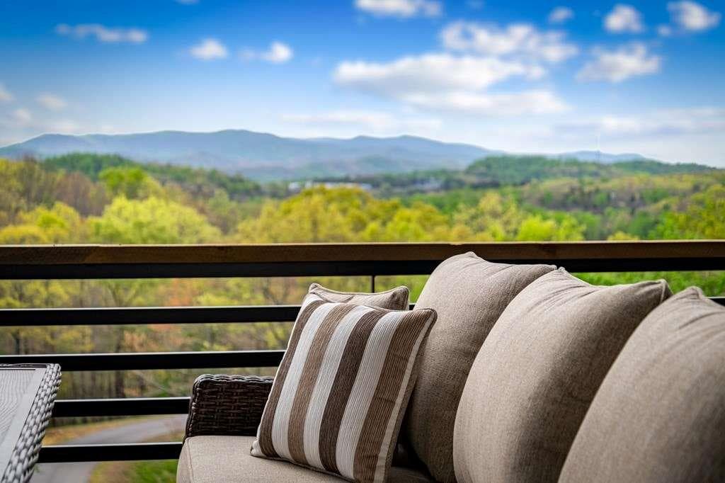 4 bedroom, 5 bathroom, 4,216 sq ft single family residence under contract at 167 Cohutta Sunset Drive, Blue Ridge, GA 30513 — photo 5