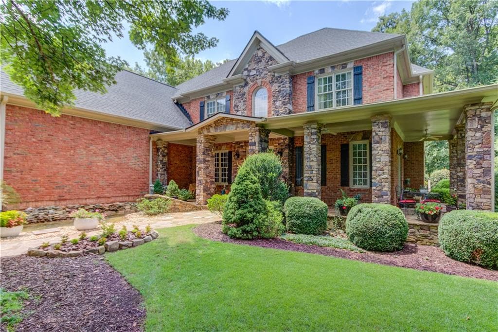 6 bedroom, 7 bathroom, 7,485 sq ft single family residence under contract at 2450 Shumard Oak Drive, Braselton, GA 30517 — photo 10