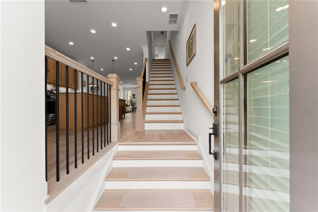2 bedroom, 4 bathroom, 2,000 sq ft townhouse for sale at 320 Olmstead Way, Alpharetta, GA 30022 — photo 3