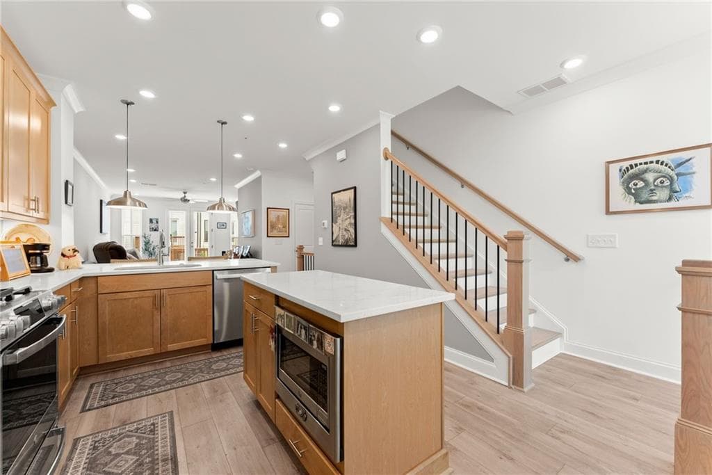 2 bedroom, 4 bathroom, 2,000 sq ft townhouse for sale at 320 Olmstead Way, Alpharetta, GA 30022 — photo 7