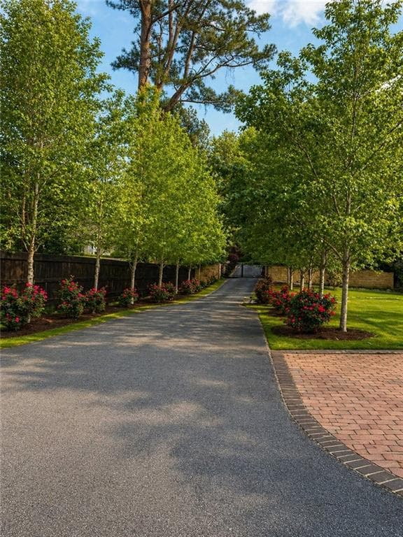 7 bedroom, 8 bathroom, 11,000 sq ft single family residence for sale at 645 Londonberry Road, Atlanta, GA 30327 — photo 10