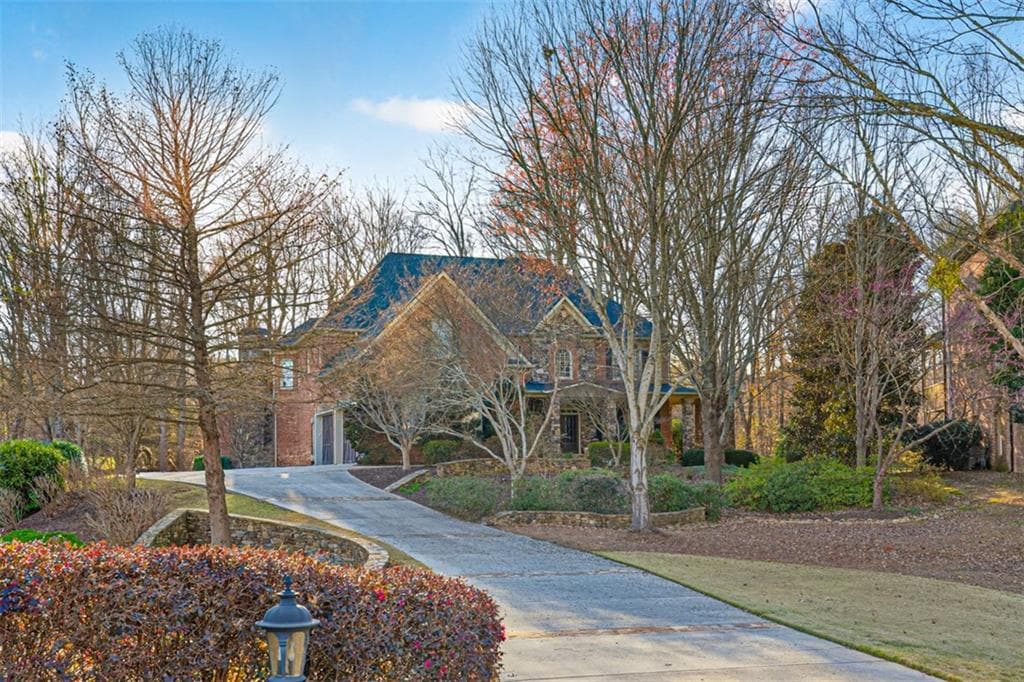 6 bedroom, 7 bathroom, 7,485 sq ft single family residence under contract at 2450 Shumard Oak Drive, Braselton, GA 30517 — photo 4