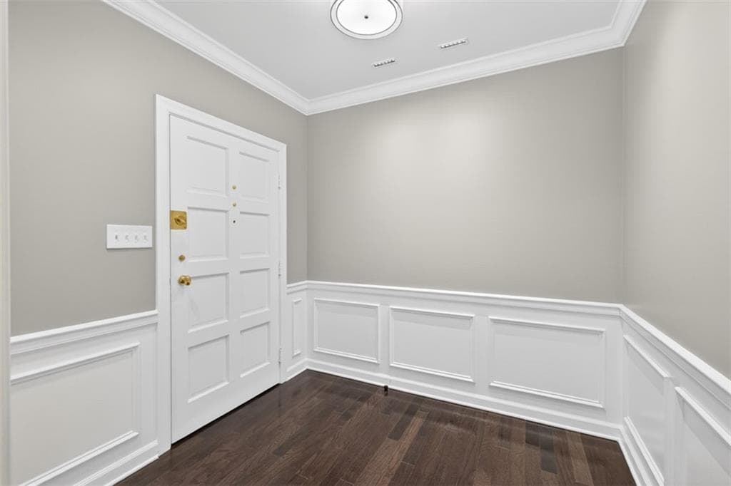 2 bedroom, 3 bathroom, 2,570 sq ft condominium for sale at 2769 Peachtree Road 10, Atlanta, GA 30305 — photo 3