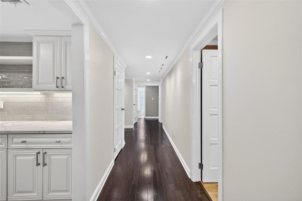 2 bedroom, 3 bathroom, 2,570 sq ft condominium for sale at 2769 Peachtree Road 10, Atlanta, GA 30305 — photo 4