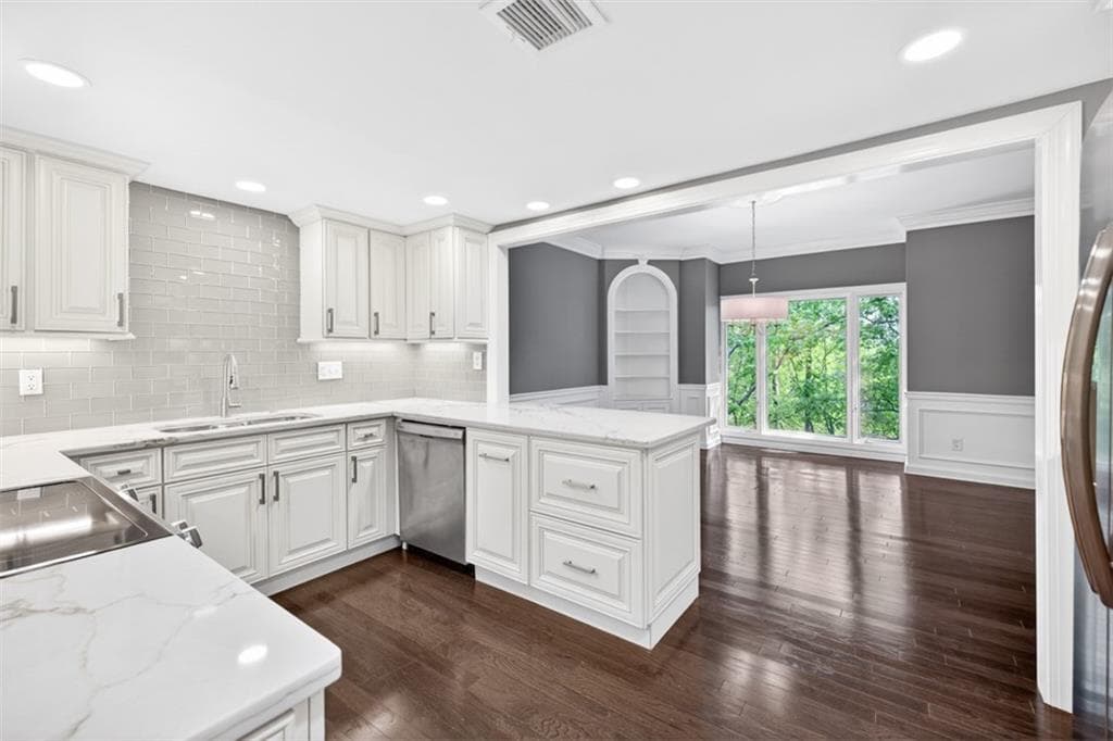 2 bedroom, 3 bathroom, 2,570 sq ft condominium for sale at 2769 Peachtree Road 10, Atlanta, GA 30305 — photo 5