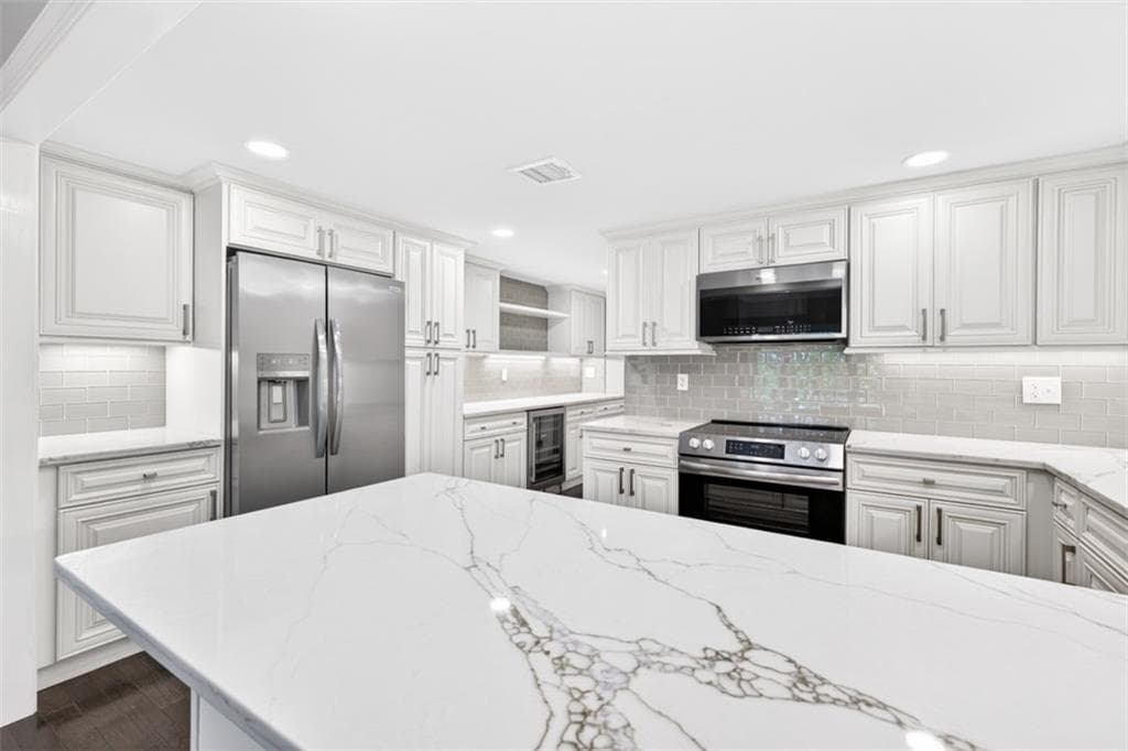 2 bedroom, 3 bathroom, 2,570 sq ft condominium for sale at 2769 Peachtree Road 10, Atlanta, GA 30305 — photo 8