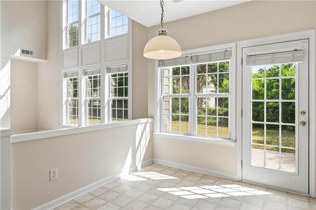 4 bedroom, 3 bathroom, 3,266 sq ft single family residence for sale at 4721 Creek Hill Lane, Sugar Hill, GA 30518 — photo 6