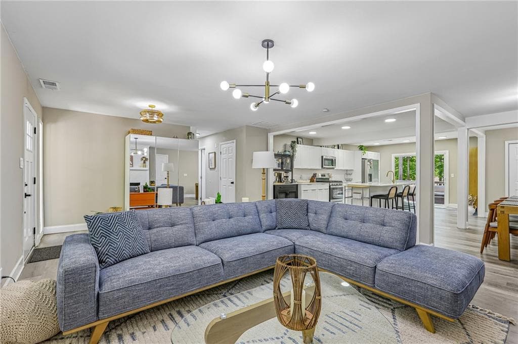 5 bedroom, 4 bathroom, 3,168 sq ft single family residence under contract at 3898 Skidmore Drive, Decatur, GA 30034 — photo 10