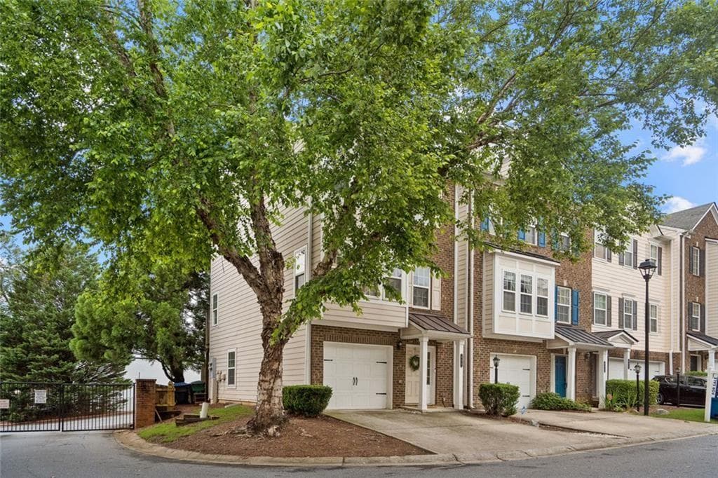 3 bedroom, 4 bathroom, 1,566 sq ft townhouse for sale at 632 Plaza Park Walk #632, Kennesaw, GA 30144 — photo 2