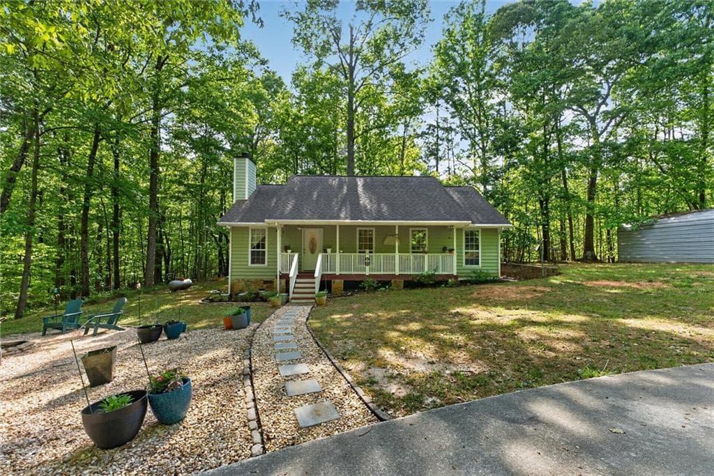 3 bedroom, 2 bathroom, 1,290 sq ft single family residence sold at 2298 Holly Court, Cumming, GA 30041