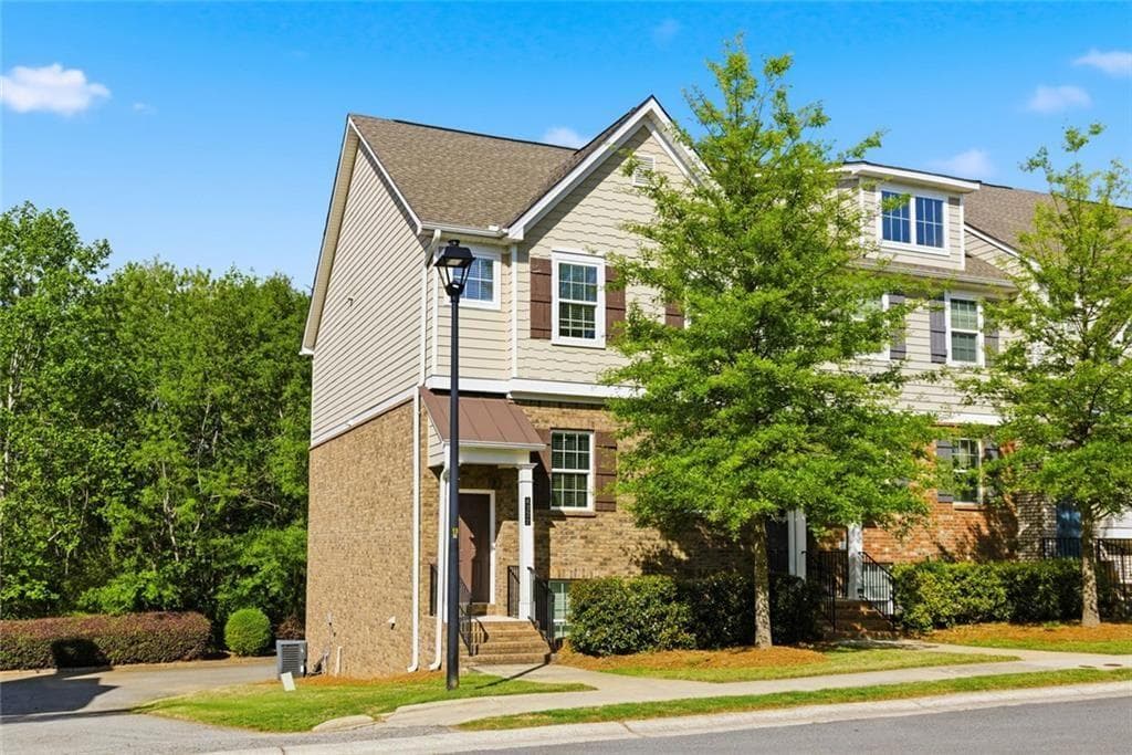4 bedroom, 4 bathroom, 2,449 sq ft townhouse for sale at 4322 Buford Valley, Buford, GA 30518 — photo 2