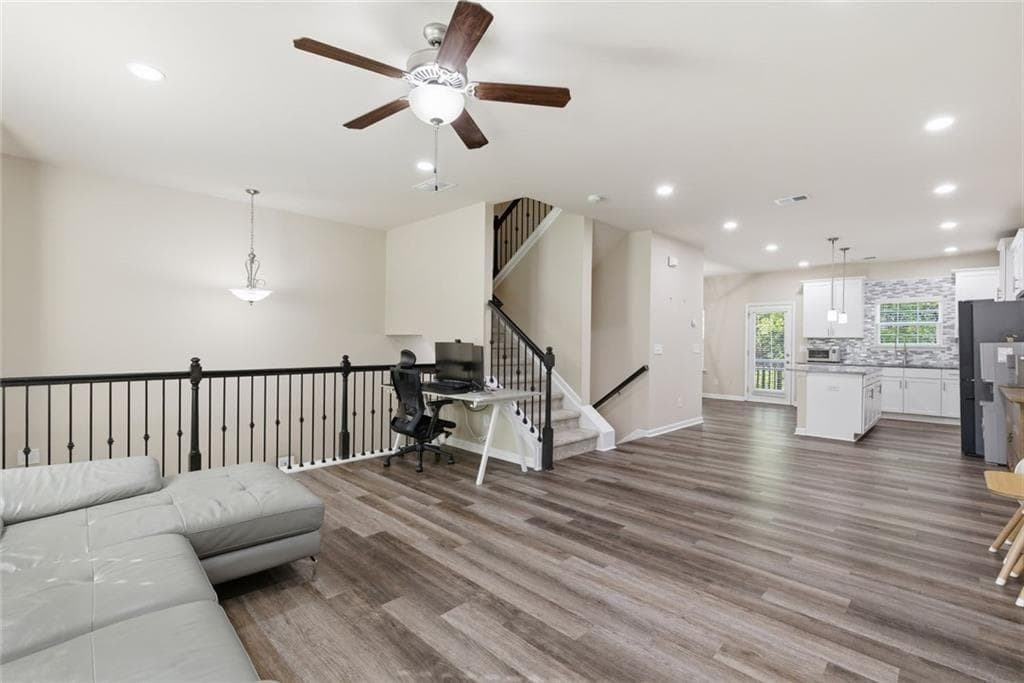 4 bedroom, 4 bathroom, 2,449 sq ft townhouse for sale at 4322 Buford Valley, Buford, GA 30518 — photo 4
