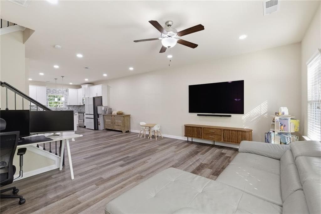 4 bedroom, 4 bathroom, 2,449 sq ft townhouse for sale at 4322 Buford Valley, Buford, GA 30518 — photo 5