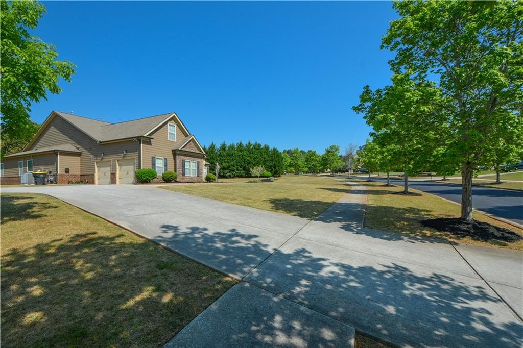 4 bedroom, 4 bathroom, 3,073 sq ft single family residence for sale at 125 Haddonstone Drive, Fayetteville, GA 30215 — photo 6