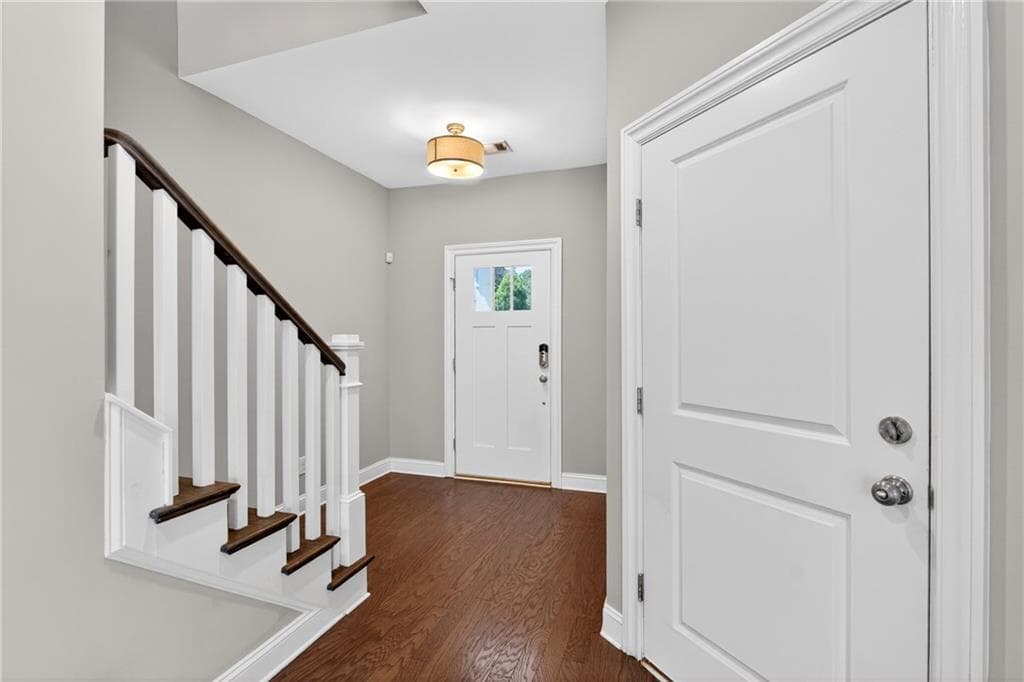 3 bedroom, 3 bathroom, 2,049 sq ft single family residence for sale at 1055 Johnson Grove, Atlanta, GA 30318 — photo 6
