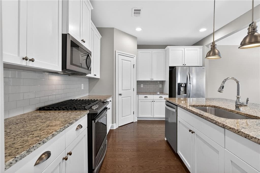 3 bedroom, 3 bathroom, 2,049 sq ft single family residence for sale at 1055 Johnson Grove, Atlanta, GA 30318 — photo 8