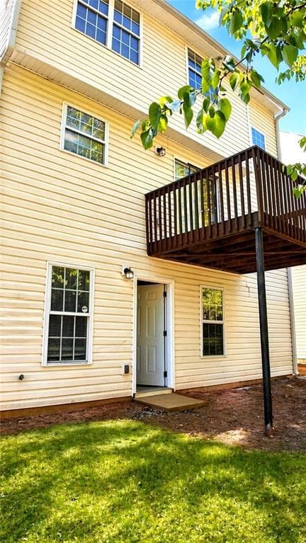 4 bedroom, 4 bathroom, 2,423 sq ft single family residence for sale at 429 Village Bluff Drive, Lawrenceville, GA 30046 — photo 9