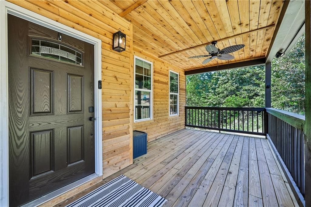 6 bedroom, 5 bathroom, 5,000 sq ft single family residence under contract at 4214 Quail Creek Drive, Flowery Branch, GA 30542 — photo 2