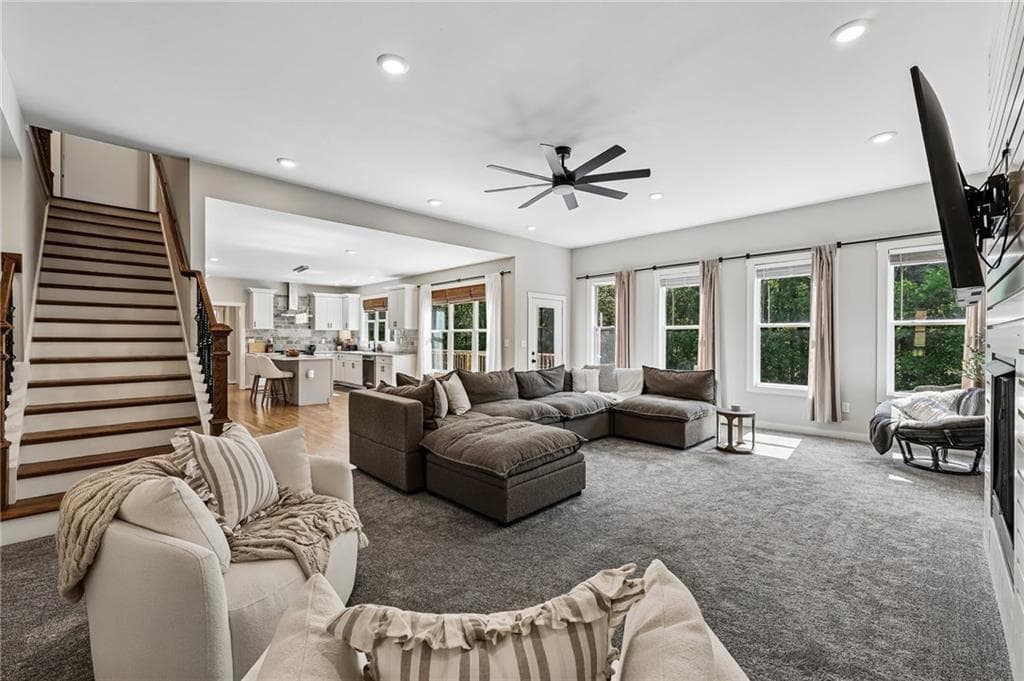 6 bedroom, 5 bathroom, 5,000 sq ft single family residence under contract at 4214 Quail Creek Drive, Flowery Branch, GA 30542 — photo 6