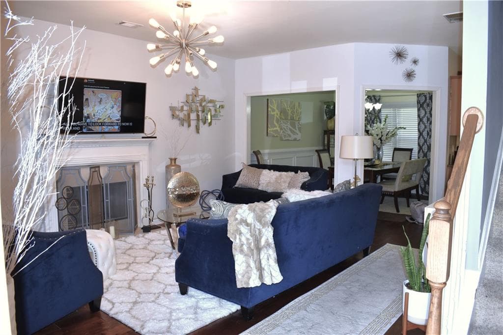 4 bedroom, 3 bathroom, 2,214 sq ft single family residence for sale at 1226 Castleberry Drive, Buford, GA 30518 — photo 2