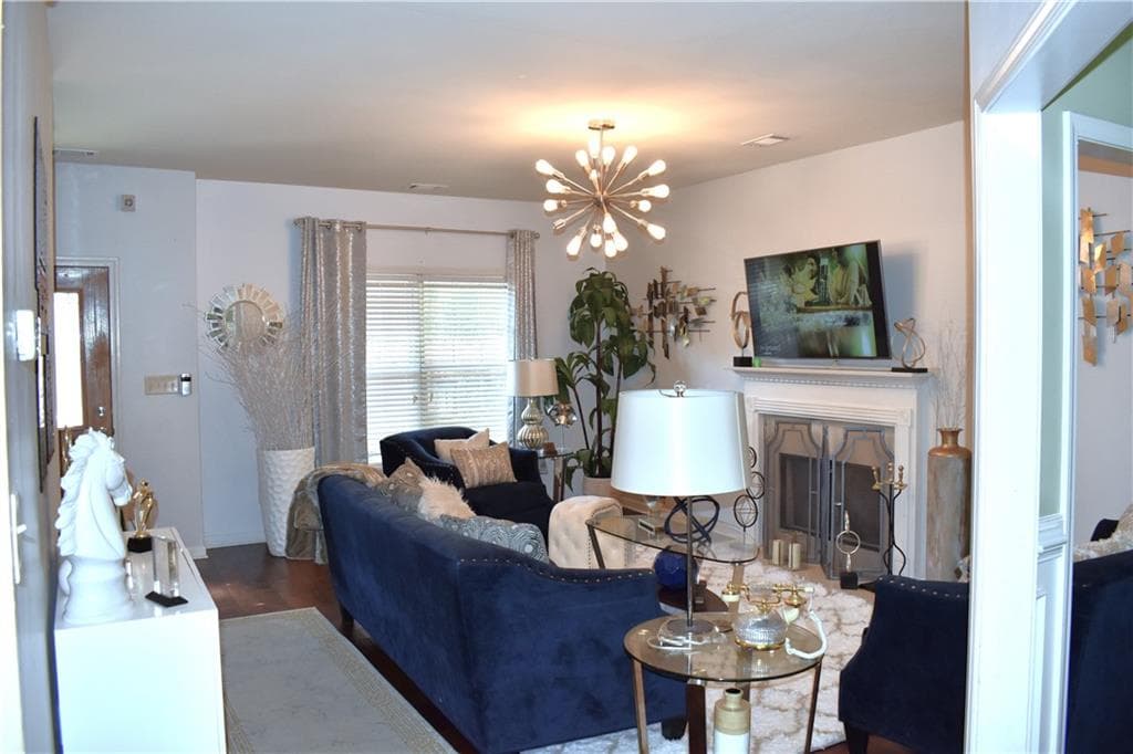 4 bedroom, 3 bathroom, 2,214 sq ft single family residence for sale at 1226 Castleberry Drive, Buford, GA 30518 — photo 4