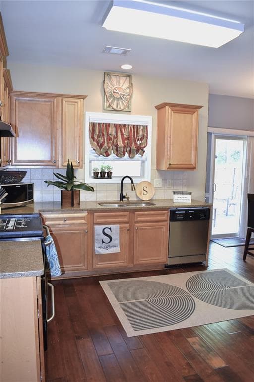 4 bedroom, 3 bathroom, 2,214 sq ft single family residence for sale at 1226 Castleberry Drive, Buford, GA 30518 — photo 7