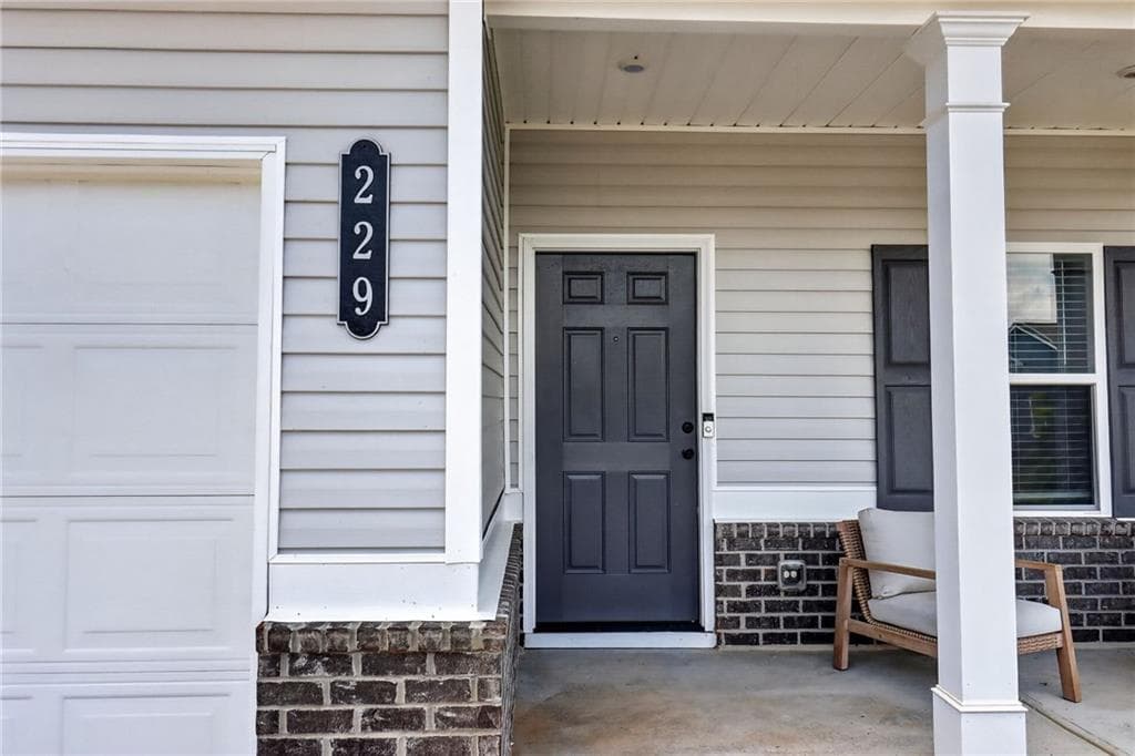 4 bedroom, 3 bathroom, 2,668 sq ft single family residence for sale at 229 Sycamore Drive, Calhoun, GA 30701 — photo 4